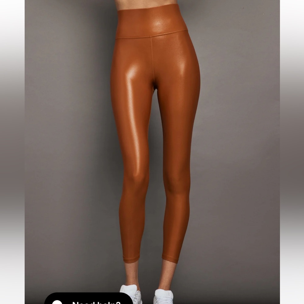 Carbon38 High Rise 7/8 Legging in Takara Shine in color Caramel Cafe
